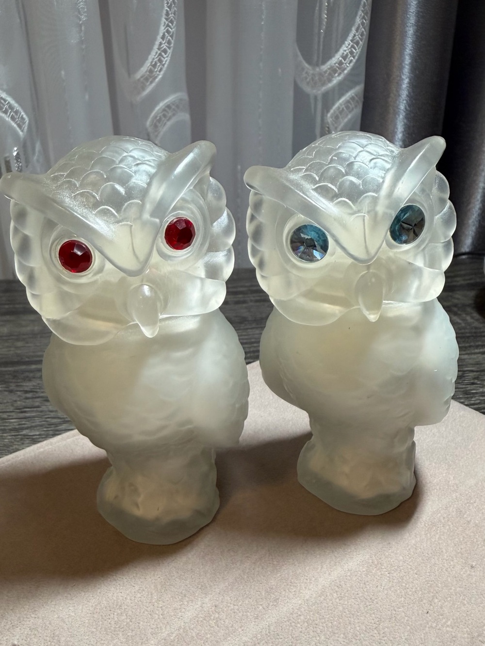Vintage 1970s Avon Frosted Glass Snow Owl Powder Sachet Shaker Lot - BOTH FULL